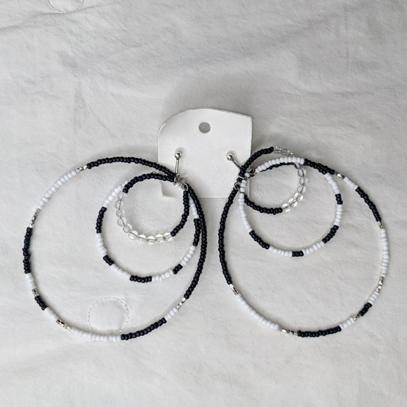 Free People NWT triple hoop bead earrings large navy blue white - Picture 4 of 11